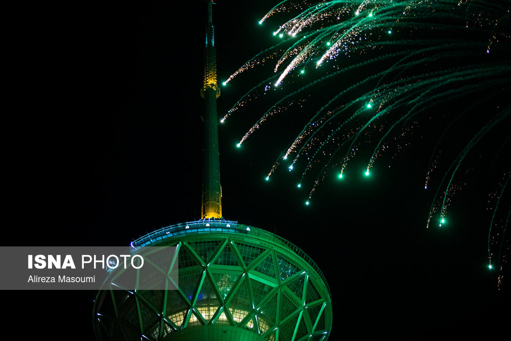 نورافشانی در برج میلاد به مناسبت سالگرد پیروزی انقلاب