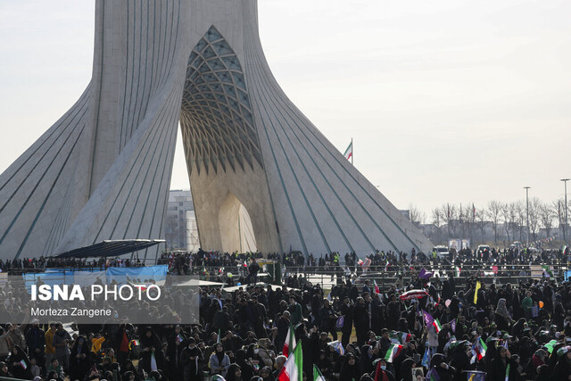 مانور بزرگ اقتدار ایرانیان در ۴۵ سالگی انقلاب اسلامی ایران مانور بزرگ اقتدار ایرانیان در ۴۵ سالگی انقلاب اسلامی ایران