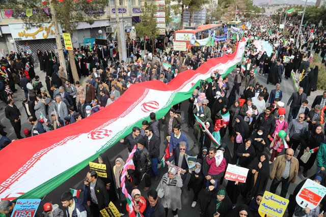 دعوت احزاب و شخصیتها به حضور مردم در راهپیمایی ۲۲ بهمن دعوت احزاب و شخصیتها به حضور مردم در راهپیمایی ۲۲ بهمن