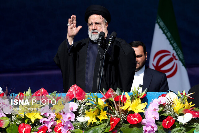 رئیسی: ایران بر سیاست نه شرقی و غربی استوار است/در عالم کسی جرات تجاوز به این آب و خاک را ندارد رئیسی: ایران بر سیاست نه شرقی و غربی استوار است/در عالم کسی جرات تجاوز به این آب و خاک را ندارد
