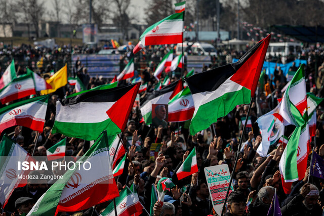 حضور مردم در راهپیمایی ۲۲ بهمن نماد اقتدار و پشتیبانی از ارزش‌های انقلاب اسلامی است