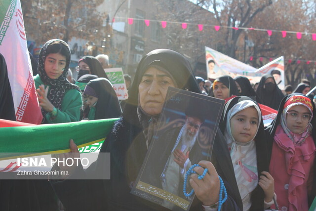 امروز کاپشن صورتیها آمده بودند ...