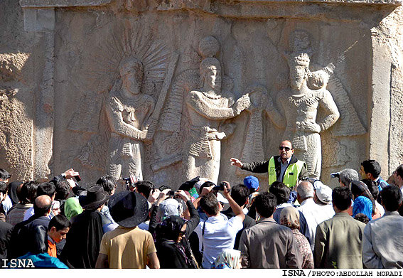 عکس تزئینی است فعالیت تورهای غیرمجاز بلای جان صنعت گردشگری