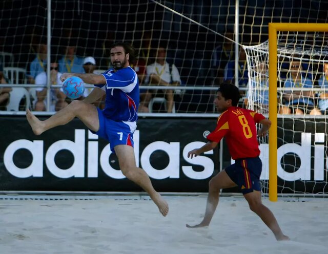 فوتبالیستهایی که روی شن هم درخشیدند