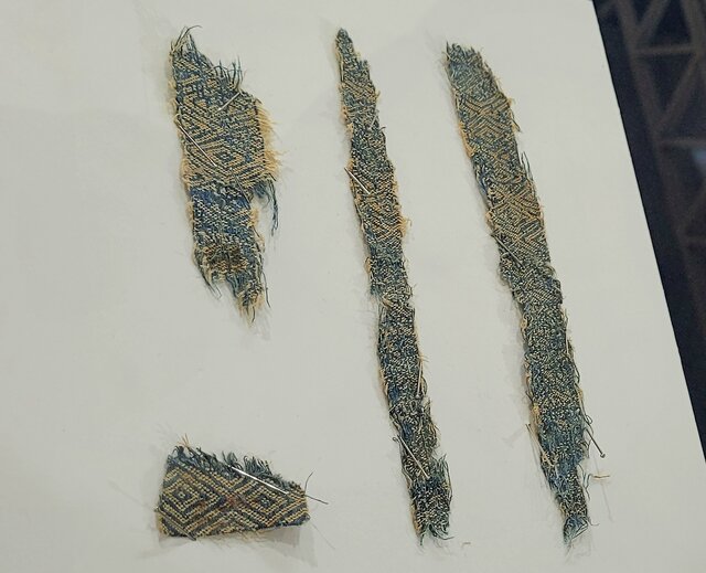 پارچه ساسانی یافتهشده از غار هستیجان رونمایی از پارچه بازبافی ساسانی