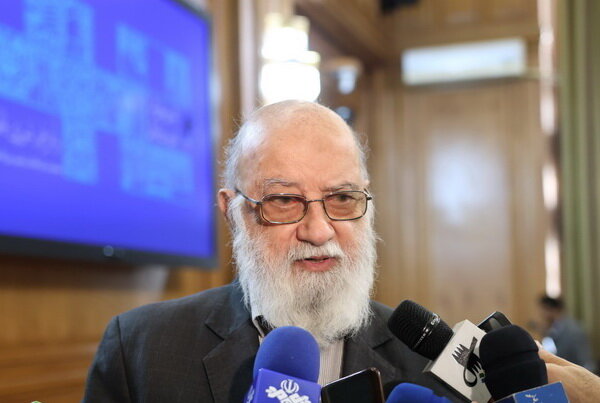 چمران: انتقال پایتخت عملیاتی نیست/ رشد جمعیت شهرهای اطراف تهران به ۱۲ درصد هم رسیده است