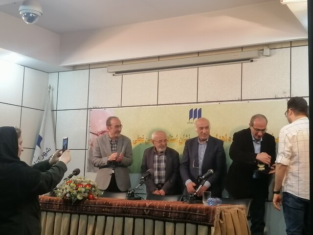 برگزیدگان جایزه ابوالحسن نجفی معرفی شدند برگزیدگان جایزه ابوالحسن نجفی معرفی شدند