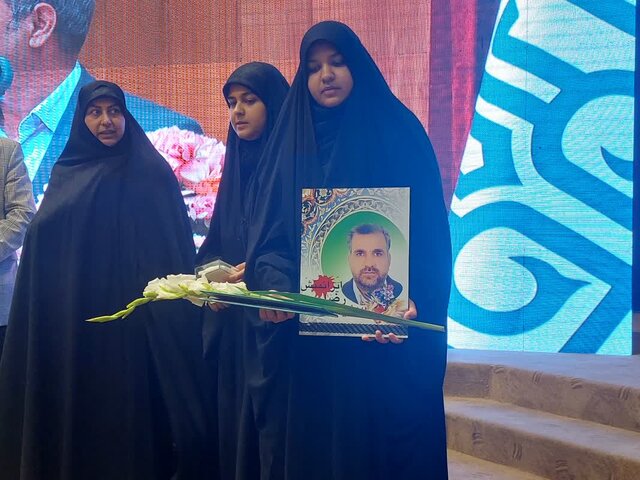 اولین رویداد ادبی ـ هنری «عمود ۱۳» در دانشگاه باهنر کرمان برگزار شد