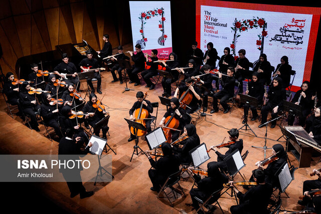 عکس تزئینی است «گیمآفترونز» در تالار رودکی/ شبی که رهبر ارکستر ساز به دست شد