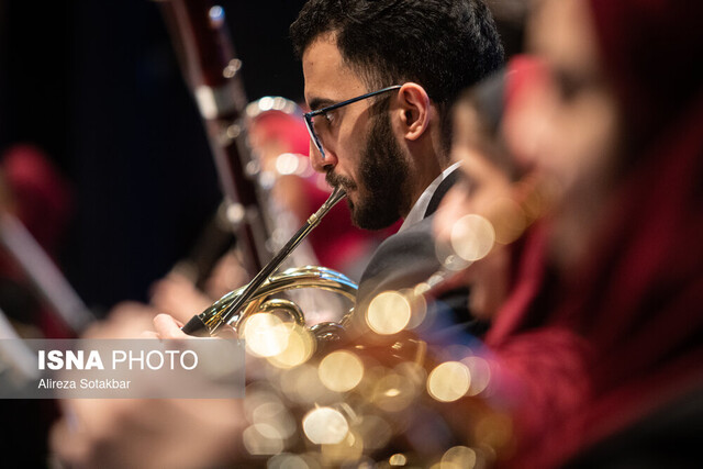 عکس تزئینی است یک نمایشگاه ساخت ویلن و اجرای موسیقی دانشجویی در فرهنگسرای ارسباران