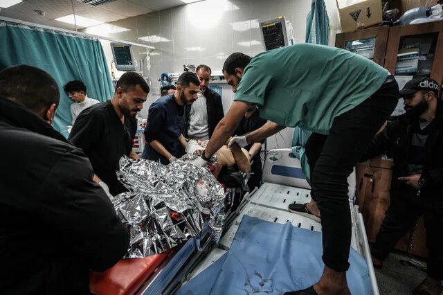 بازداشت ۱۰۰ فلسطینی در بیمارستان ناصر/ تعداد شهدای غزه به ۲۸ هزار و ۸۵۸ تن رسید بازداشت ۱۰۰ فلسطینی در بیمارستان ناصر/ تعداد شهدای غزه به ۲۸ هزار و ۸۵۸ تن رسید