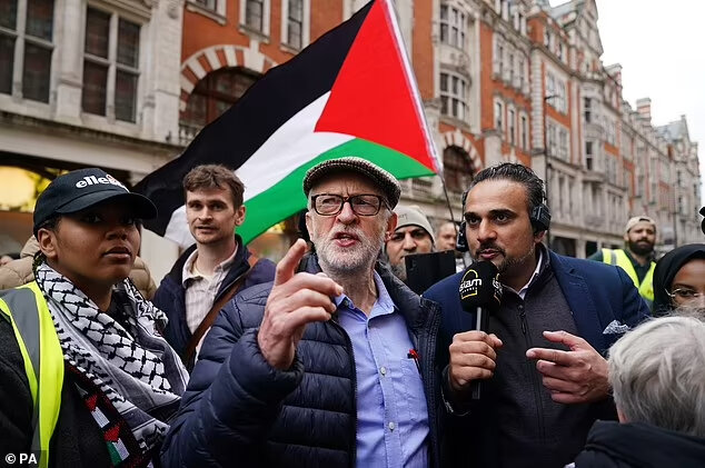 تظاهرات بزرگ حمایت از فلسطین در لندن و بازداشت ۱۲ نفر