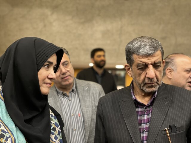 ضرغامی از نمایشگاه جشنواره صنایع دستی فجر بازدید کرد