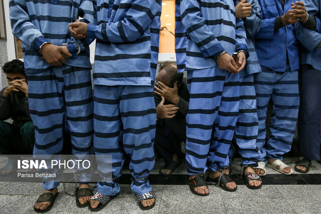 عکس تزئینی است بازداشت زورگیرانی که پولشویی میکردند