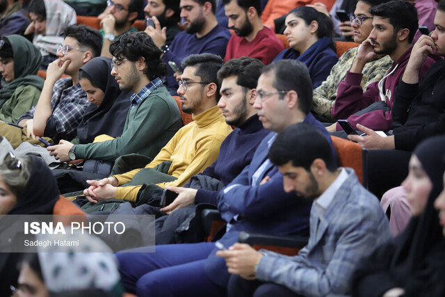 گزارش ایسنا از نشست «شنبه‌های گفت‌وگو» استاندار خراسان رضوی و فاصله‌هایی که باید کم شود