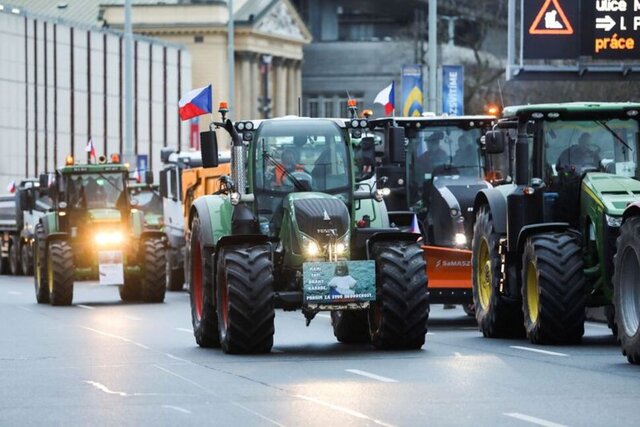 تظاهرات کشاورزان در مارسی و پراگ