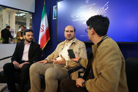 بازدید محسن منصوری معاون اجرایی رییس‌جمهور و سرپرست نهاد ریاست‌جمهوری  از غرفه ایسنا در سومین روز نمایشگاه رسانه‌های ایران