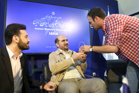 بازدید محسن منصوری معاون اجرایی رییس‌جمهور و سرپرست نهاد ریاست‌جمهوری  از غرفه ایسنا در سومین روز نمایشگاه رسانه‌های ایران