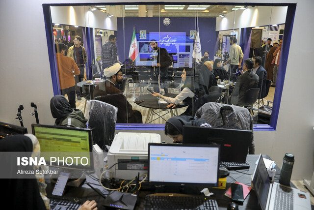 مانورهای انتخاباتی، میزبانی از مهمانان و نشستهای سخنگویی