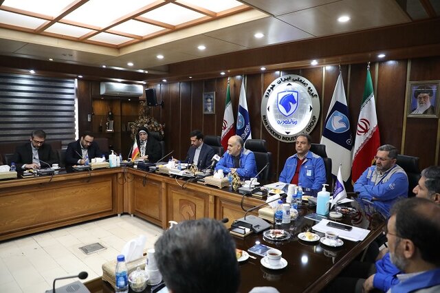 حمایت ایران خودرو از نوجوانان و جوانان آموزش دیده بهزیستی حمایت ایران خودرو از نوجوانان و جوانان آموزش دیده بهزیستی