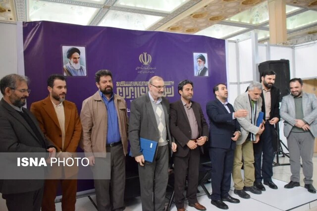 تجلیل از پیشکسوت گیلانی در نمایشگاه رسانههای ایران