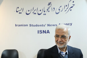 سردار اسکندر مومنی در غرفه ایسنا