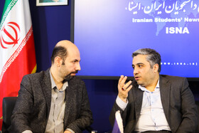 مهدی گیوهکی مدیر مسئول روزنامه جام جم در غرفه ایسنا