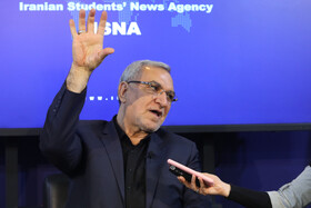 بهرام عیناللهی وزیر بهداشت و درمان درغرفه ایسنا - چهارمین روز نمایشگاه رسانههای ایران