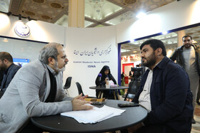 اسماعیل رمضانی معاون ارتباطات دفتر معاون اول رییس جمهور در غرفه ایسنا - چهارمین روز نمایشگاه رسانه‌های ایران