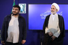 حجت الاسلام حسن درویشیان رییس دفتر بازرسی ویژه رییس جمهور در غرفه ایسنا - چهارمین روز نمایشگاه رسانه‌های ایران