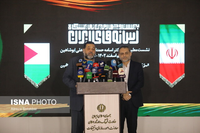 حاشیههای روز سوم نمایشگاه رسانهها از نگاه ایسنا/ ازدحامی از جنس سیاست در فضایی بارانی