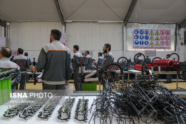 عکس آرشیوی است. ۱۶۸۲ نفر از زندانیان قم مشغول به کار هستند