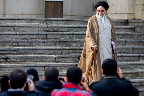 مرغ اصلاحات یک پا دارد/ تکروی شورای وحدت اصولگرایان