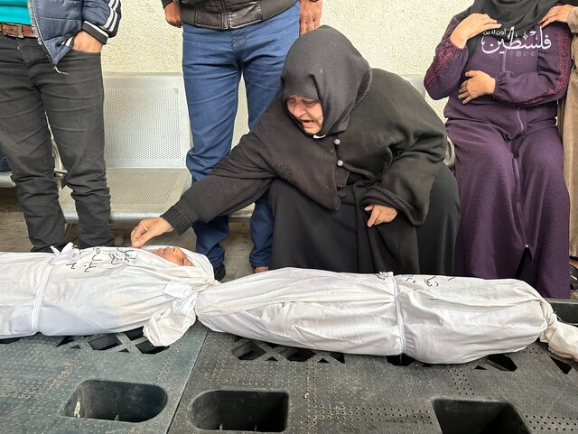 تعداد شهدای حملات صهیونیستها به منازل مسکونی مرکز و جنوب غزه به ۶۰ نفر رسید