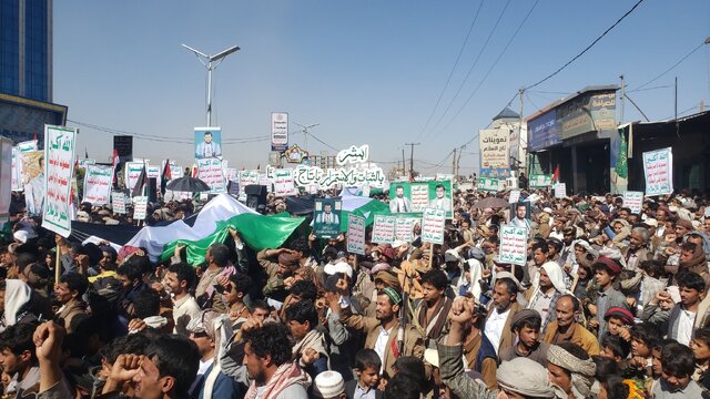 تظاهرکنندگان یمنی حملات بیشتر علیه آمریکا، انگلیس و رژیم صهیونیستی را خواستار شدند
