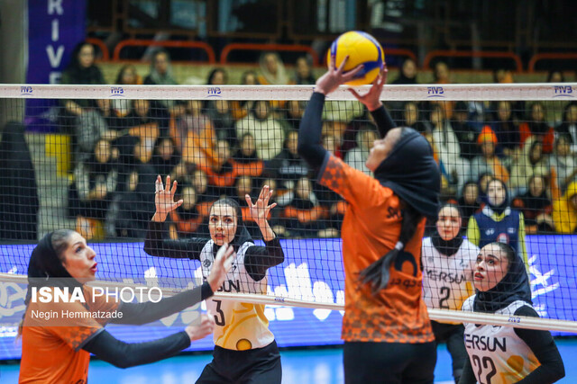 زنان مستحق دریافت مبلغ کم نیستند/ ما هم به اندازه مردان تلاش میکنیم