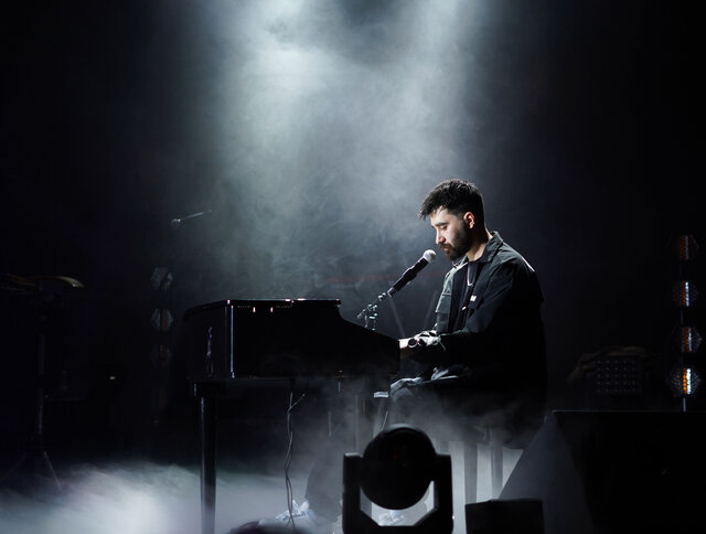 ببینید/ شبی که آهنگهای علی یاسینی را مخاطبانش انتخاب کردند