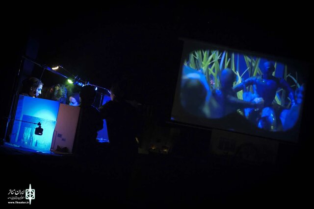 با پررویی کار میکنم