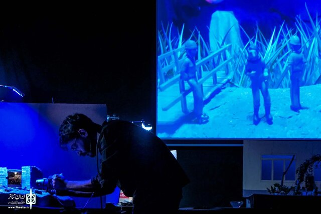 با پررویی کار میکنم