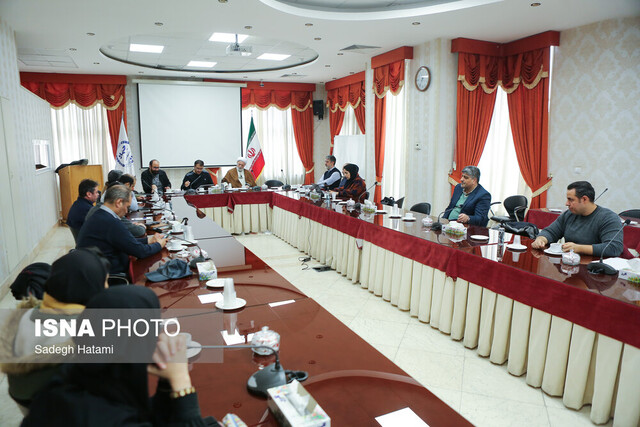 باید واقعیتهای کشور را با ادبیاتی قابل پذیرش با مردم در میان گذاشت