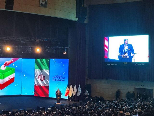 رئیس ستاد انتخابات تهران: در تهران ۳۸۲۶ شعبه اخذ رای میزبان مردم هستند رئیس ستاد انتخابات تهران: در تهران ۳۸۲۶ شعبه اخذ رای میزبان مردم هستند