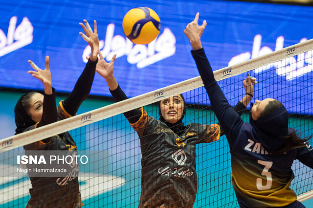 عکس آرشیوی است تداوم بردهای مدعیان لیگ والیبال زنان
