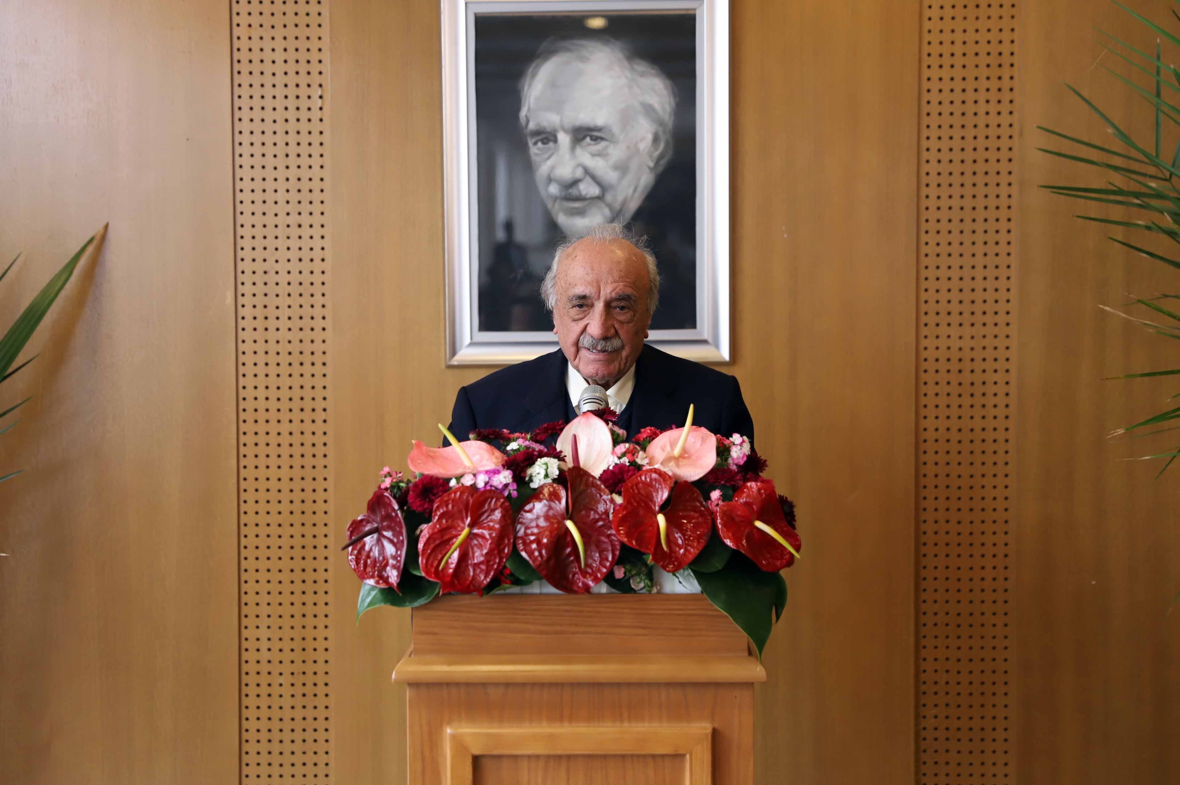 ما آذربایجانیها نبودیم، چه کسی از زبان فارسی دفاع میکرد؟!