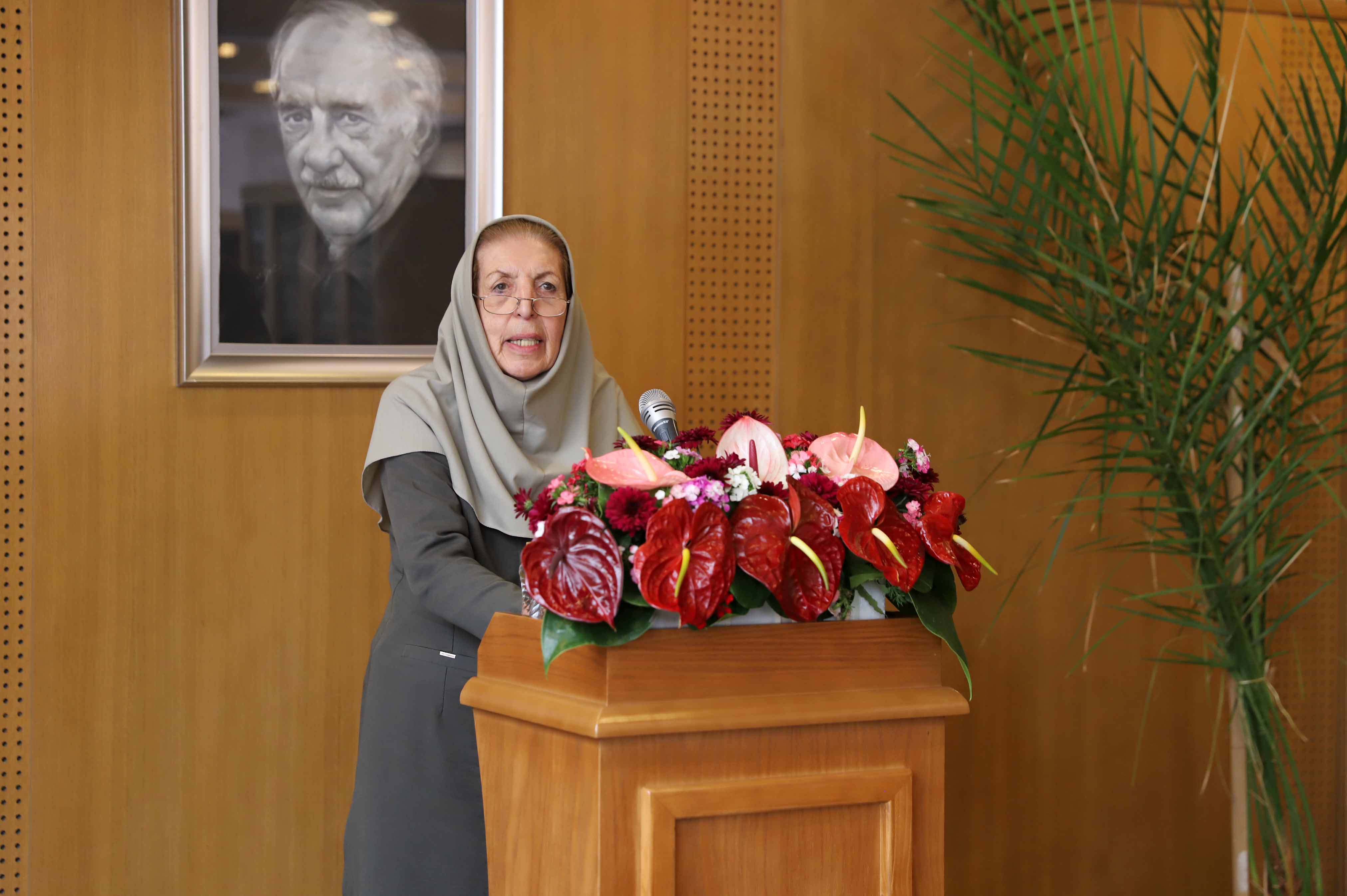 ما آذربایجانیها نبودیم، چه کسی از زبان فارسی دفاع میکرد؟!