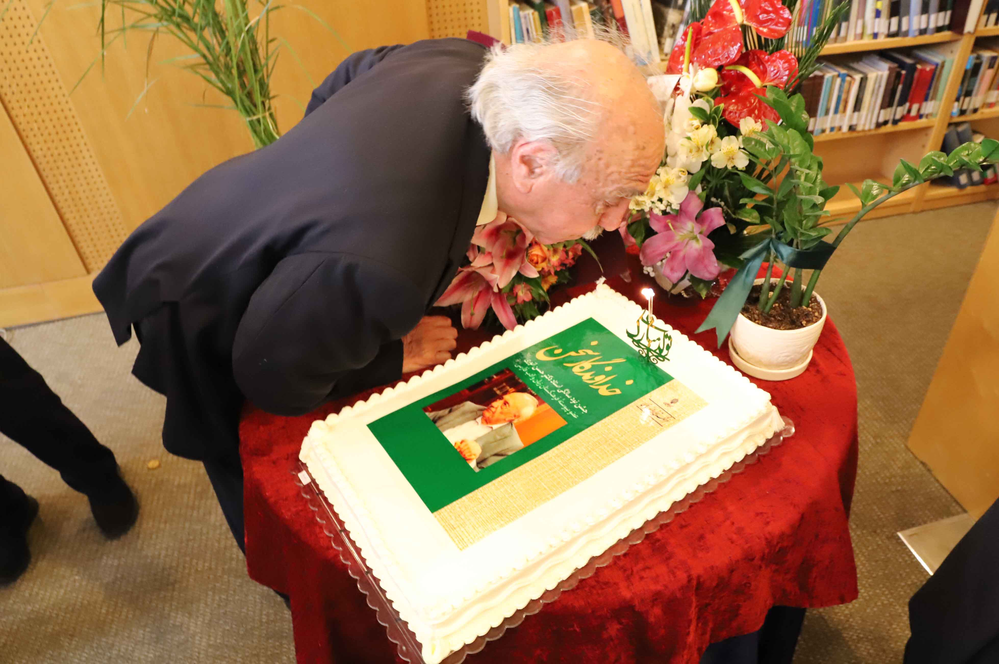 ما آذربایجانیها نبودیم، چه کسی از زبان فارسی دفاع میکرد؟!