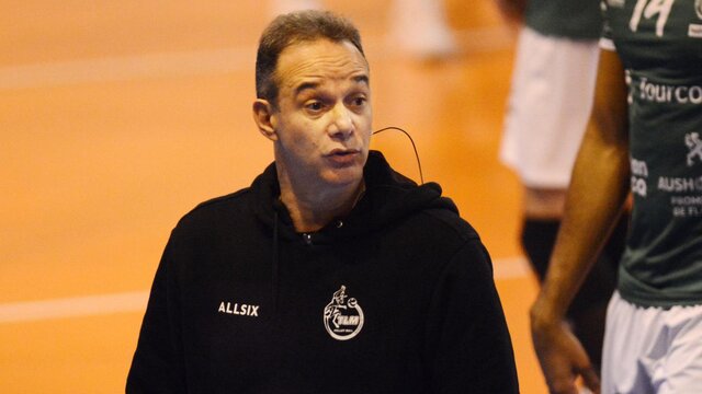 سرمربی والیبال ایران الان کجاست؟+ رزومه سرمربی والیبال ایران الان کجاست؟+ رزومه