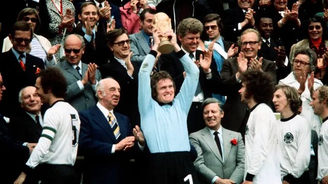 «گربه آنتسینگ» ۸۰ ساله شد