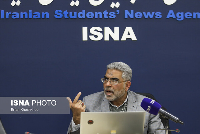 تثبیت نرخ ارز، عامل کاهش تورم است/ بازار نمیتواند در شرایط فعلی مرجع قیمت ارز باشد