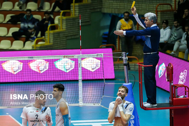 عکس آرشیوی است اتفاق عجیب در لیگ والیبال/پیکان زمین را خالی کرد!