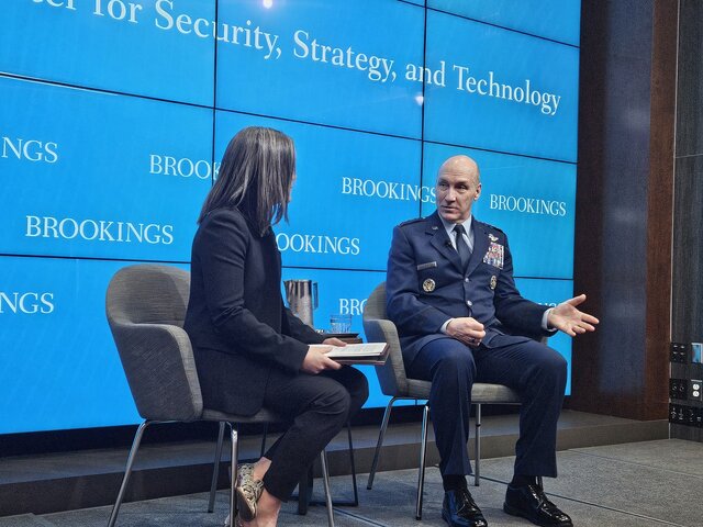 پسلرزههای اقدام بوشنل؛ از هو شدن فرمانده آمریکایی تا سوزاندن یونیفورمها